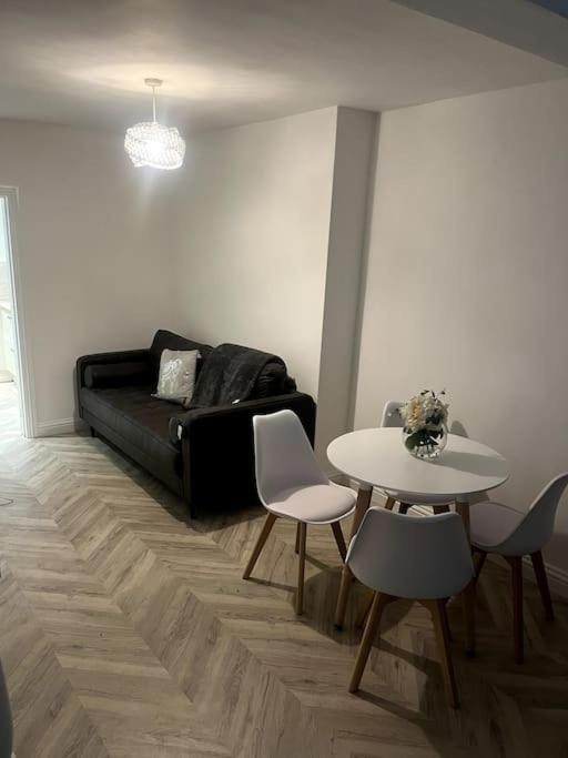 Modern Welsh Cottage Porth  Εξωτερικό φωτογραφία
